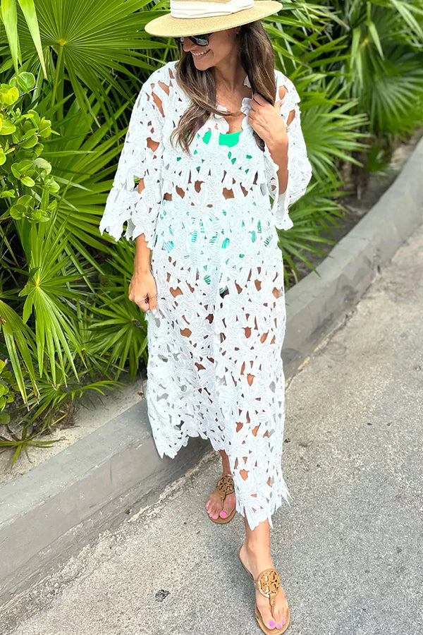 Vestido Playero Midi con Encaje Floral y Ojales
