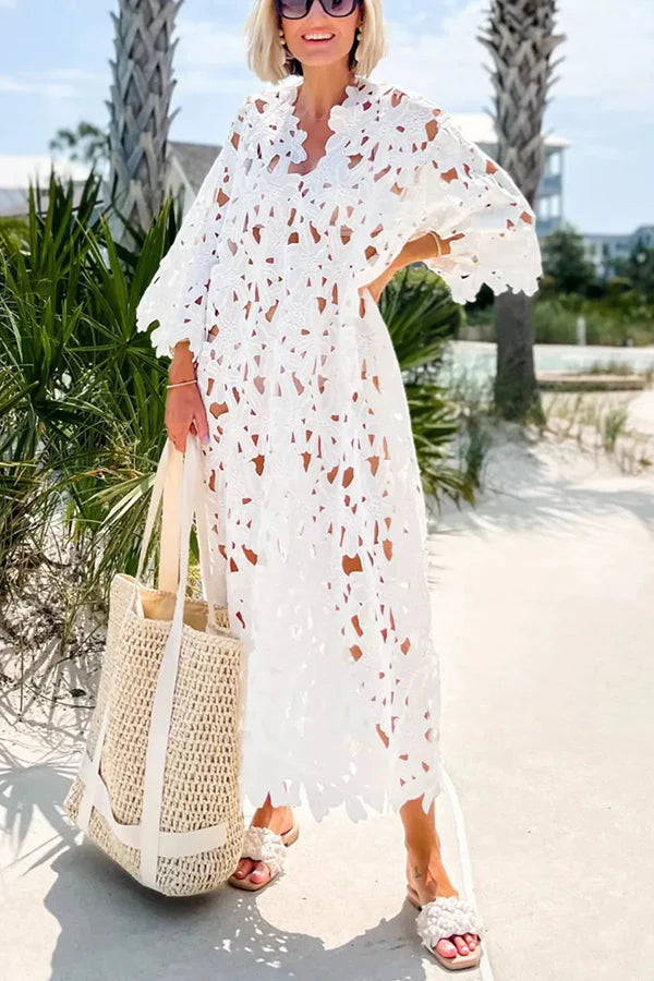 Vestido Playero Midi con Encaje Floral y Ojales