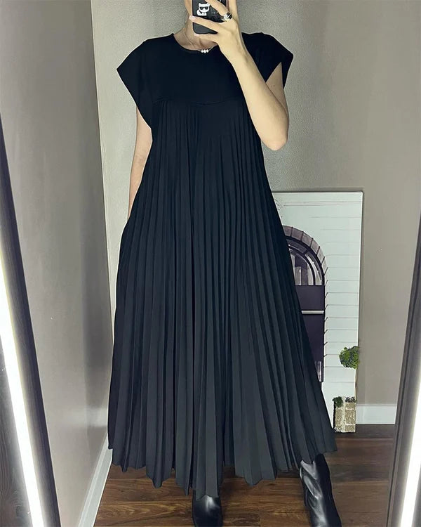 Vestido Suelto Plisado en Tono Liso – Elegancia Sencilla