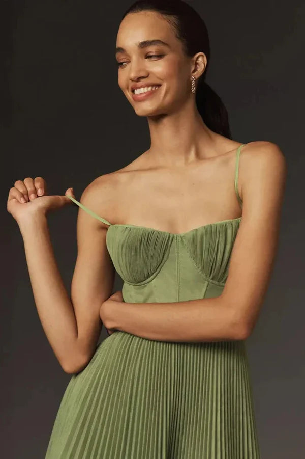 Vestido Midi con Vuelo y Corte Bustier de Tul Plisado