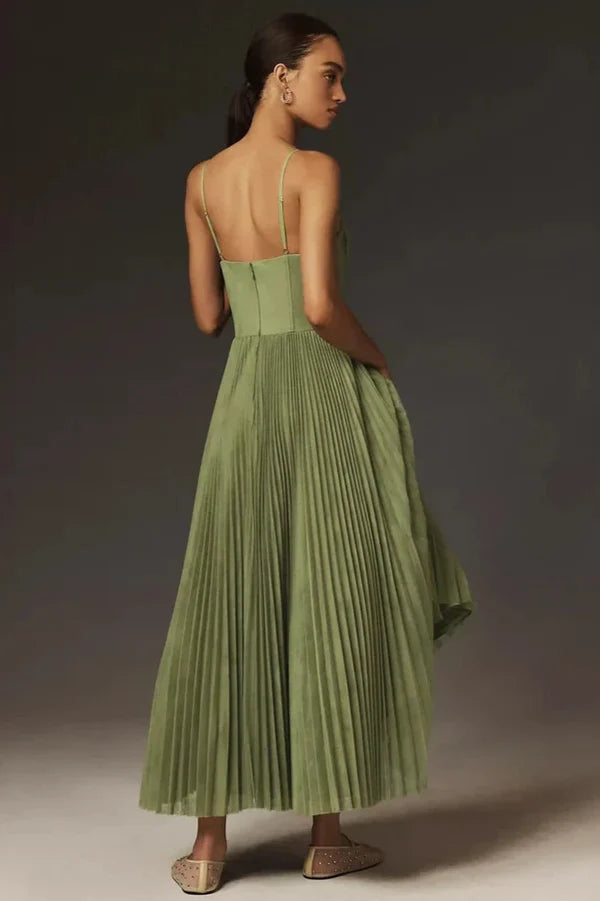 Vestido Midi con Vuelo y Corte Bustier de Tul Plisado
