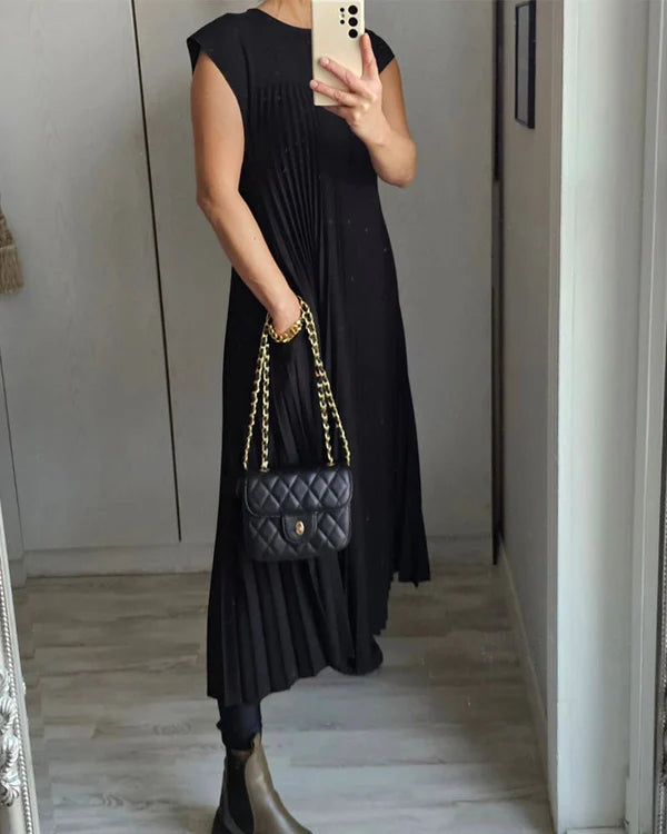Vestido Suelto Plisado en Tono Liso – Elegancia Sencilla