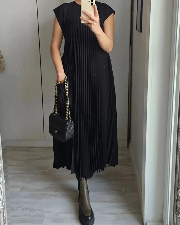 Vestido Suelto Plisado en Tono Liso – Elegancia Sencilla