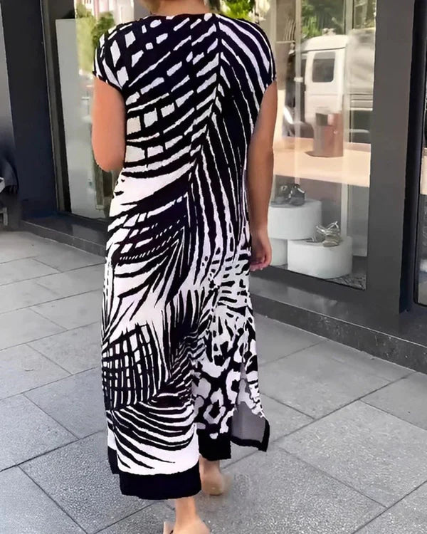 Vestido de Manga Corta con Diseño Estampado